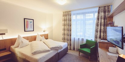 Hotels an der Piste - Verpflegung: Frühstück - Tschagguns - Bespielbild "St. Anton Doppelzimmer" - Hotel Post