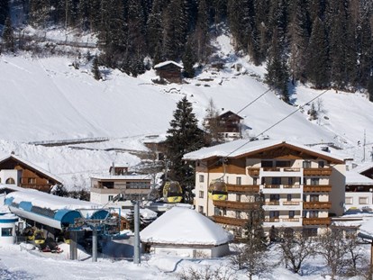 Hotels an der Piste - Preisniveau: günstig - Samnaun Dorf - Hotel Lenz