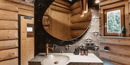 Hotels an der Piste - Kinder-/Übungshang - Skigebiet Werfenweng - Badezimmer Little Beaver - WoodRidge Luxury Chalets
