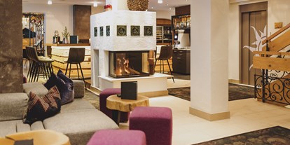Hotels an der Piste - Verpflegung: All-inclusive - Pinzgau - Lobby mit Bar - ALL INCLUSIVE Hotel DIE SONNE