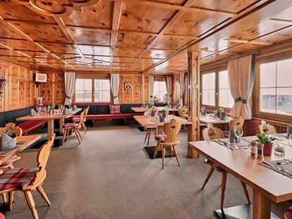 Hotels an der Piste - geführte Skitouren - Hirschegg (Mittelberg) - á la carte Restaurant - Enzian Stube - Hotel Enzian