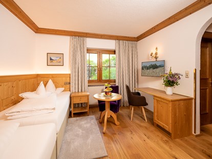 Hotels an der Piste - geführte Skitouren - Hirschegg (Mittelberg) - Zweibettzimmer - Hotel Enzian