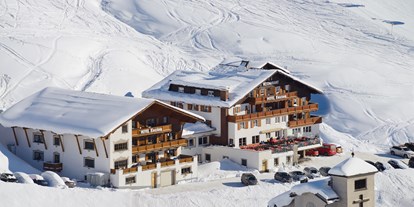 Hotels an der Piste - Fontanella - Lage im Winter - skis on and go
Direk an der Skipiste - Hotel Enzian