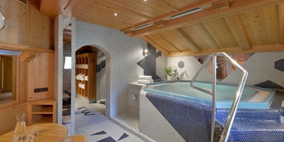 Hotels an der Piste - geführte Skitouren - Emberg (Kaltenbach) - Whirlpool - ****Hotel Almhof