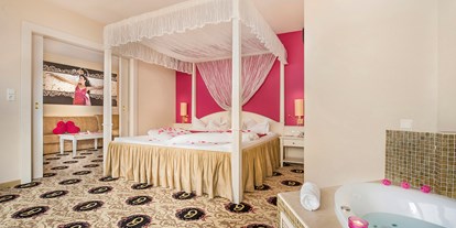 Hotels an der Piste - Pools: Innenpool - Langesthei - Honeymoon-Suite - Romantik & Spa Alpen-Herz
