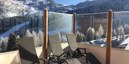 Hotels an der Piste - Ski-In Ski-Out - Tröpolach - Hotel Nassfeld Aussicht auf Gartnerkofel von Sonnenterrasse - Hotel Nassfeld