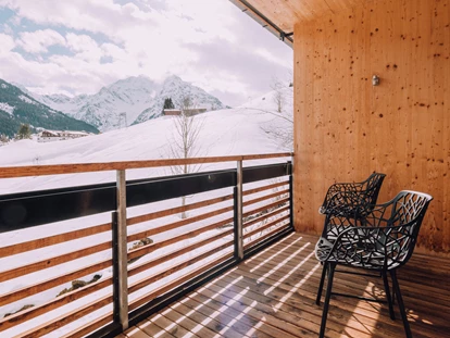 Hotels an der Piste - Sauna - Oberreute - Winter Ausblick - Das Naturhotel Chesa Valisa****s