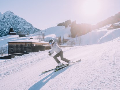 Hotels an der Piste - geführte Skitouren - Skigebiet Oberstdorf Kleinwalsertal - Ski In/ Ski Out Naturhotel Chesa Valisa - Das Naturhotel Chesa Valisa****s