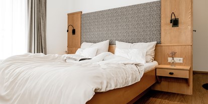 Hotels an der Piste - Verpflegung: Frühstück - PLZ 8992 (Österreich) - AKTIV Doppelzimmer ohne Teppichboden - B&B Hotel Die Barbara
