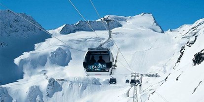Hotels an der Piste - Skiraum: vorhanden - Pfelders/Passeiertal - Skifahren im strahlenden Sonnenschein am Gletscher - Skihotel Edelweiss Hochsölden