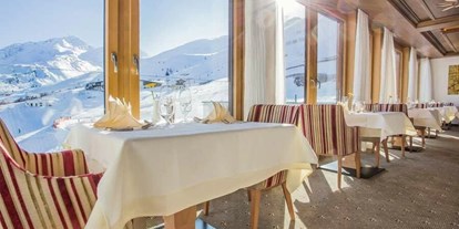 Hotels an der Piste - WLAN - Kulinarische Höhepunkte im Restaurant mit Panoramablick - Skihotel Edelweiss Hochsölden