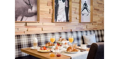 Hotels an der Piste - PLZ 6393 (Österreich) - Frühstück mit regionalen Köstlichkeiten - Hotel Marten