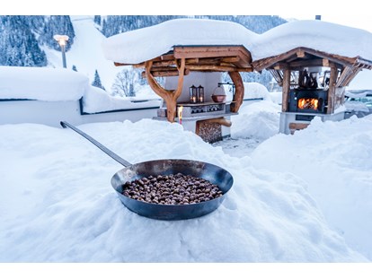 Hotels an der Piste - Skikurs direkt beim Hotel: für Erwachsene - St. Johann in Tirol - Frische Maroni - Hotel Marten