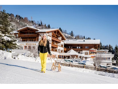 Hotels an der Piste - Hotel-Schwerpunkt: Skifahren & Familie - Prama - Rodelausflug mit der ganzen Familie - Hotel Marten
