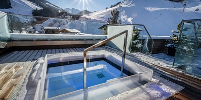 Hotels an der Piste - Ski-In Ski-Out - Kitzbühel - Außenpool - Hotel DAS ZWÖLFERHAUS