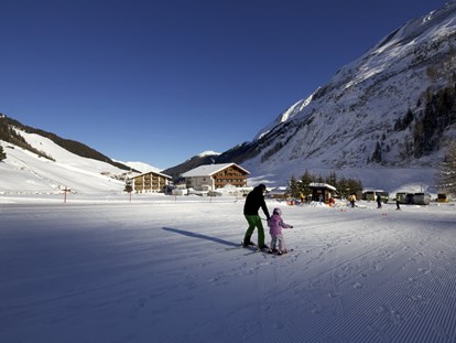 Hotels an der Piste - Skikurs direkt beim Hotel: für Kinder - Kinder- & Gletscherhotel Hintertuxerhof