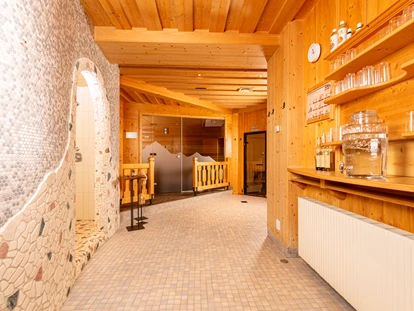 Hotels an der Piste - Sonnenterrasse - Mühlbachl - Wohlfühloase mit Finnischer Sauna, Biosauna, Dampfbad und Infrarotkabine - Kinder- & Gletscherhotel Hintertuxerhof