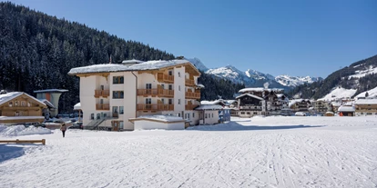 Hotels an der Piste - Hotel-Schwerpunkt: Skifahren & Romantik - Finsing (Uderns) - Landhotel Maria Theresia