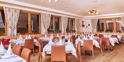Hotels an der Piste - Skiraum: Skispinde - Gemütliches Restaurant  - Dein MOUNTAIN Wohlfühlhotel Johanneshof