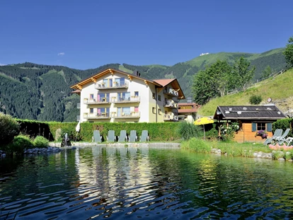 Hotels an der Piste - barrierefrei - March (Goldegg) - Das Berghotel Jaga-Alm im Sommer - Berghotel Jaga-Alm