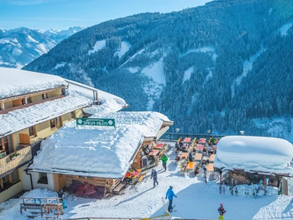 Hotels an der Piste - Skiraum: Skispinde - Steinbach (Bruck an der Großglocknerstraße) - Restaurant mit Terrasse - Berghotel Jaga-Alm