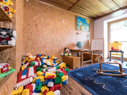 Hotels an der Piste - Wellnessbereich - Kinderspielzimmer  - Sattleggers Alpenhof & Feriensternwarte 