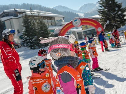 Hotels an der Piste - Skikurs direkt beim Hotel: für Erwachsene - Urreiting - Hotel Sportwelt
