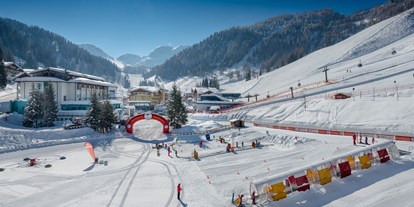 Hotels an der Piste - Skiservice: Skireparatur - Hotel Sportwelt