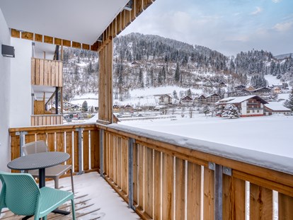 Hotels an der Piste - Hotel-Schwerpunkt: Skifahren & Tourengehen - Barrierefreies Standard Zimmer - COOEE alpin Hotel Bad Kleinkirchheim