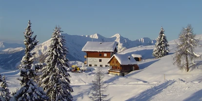 Hotels an der Piste - Skikurs direkt beim Hotel: für Kinder - Leppen - Ostansicht des Fichtenheims - Almhotel Fichtenheim