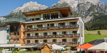 Hotels an der Piste - Hotel-Schwerpunkt: Skifahren & Wellness - Jochberg (Jochberg) - Außenansicht - Hotel Bacher Asitzstubn