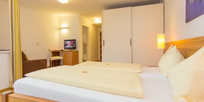 Hotels an der Piste - Hotel-Schwerpunkt: Skifahren & Familie - Enkerbichl - Doppelzimmer Design - Hotel Bacher Asitzstubn