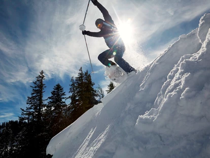 Hotels an der Piste - Skikurs direkt beim Hotel: eigene Skischule - Sulzberg (Landkreis Oberallgäu) - Winterwandern in den Allgäuer Bergen - HUBERTUS MOUNTAIN REFUGIO ALLGÄU