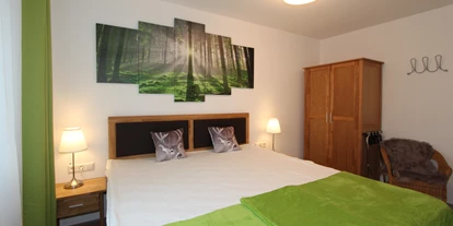 Hotels an der Piste - Skikurs direkt beim Hotel: für Erwachsene - Furtwangen im Schwarzwald - Beispielbild Schlafzimmer - H&P Residenz Grafenmatt