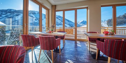 Hotels an der Piste - Skikurs direkt beim Hotel: für Kinder - AlpenParks Hotel & Apartment Sonnleiten Saalbach