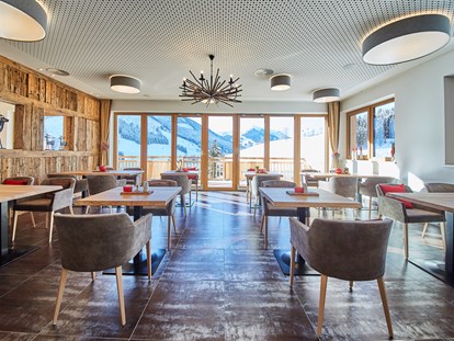 Hotels an der Piste - Klassifizierung: 4 Sterne - Schloßberg (Maria Alm am Steinernen Meer) - AlpenParks Hotel & Apartment Sonnleiten Saalbach