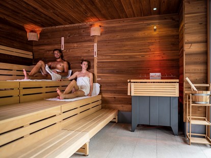 Hotels an der Piste - Wellnessbereich - Panorama-Sauna - Hotel GUT Trattlerhof & Chalets****