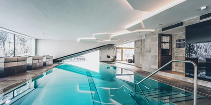 Hotels an der Piste - Verpflegung: Frühstück - Zams - Infinity Pool mit Pistenblick - Elizabeth Arthotel