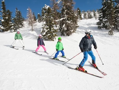 Hotels an der Piste - Hotel-Schwerpunkt: Skifahren & Kulinarik - Oberhof (Goldegg) - Familienspaß auch für Anfänger - Familienhotel Botenwirt ***S
