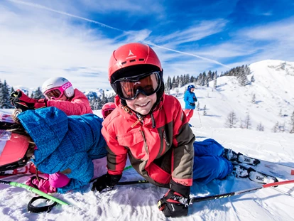 Hotels an der Piste - Hotel-Schwerpunkt: Skifahren & Familie - Oberhof (Goldegg) - Kids im Schnee - Familienhotel Botenwirt ***S