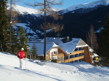 Hotels an der Piste - Skikurs direkt beim Hotel: für Erwachsene - Sonnwiesen - Direkt von der Piste zum Hotel - Hotel St. Oswald