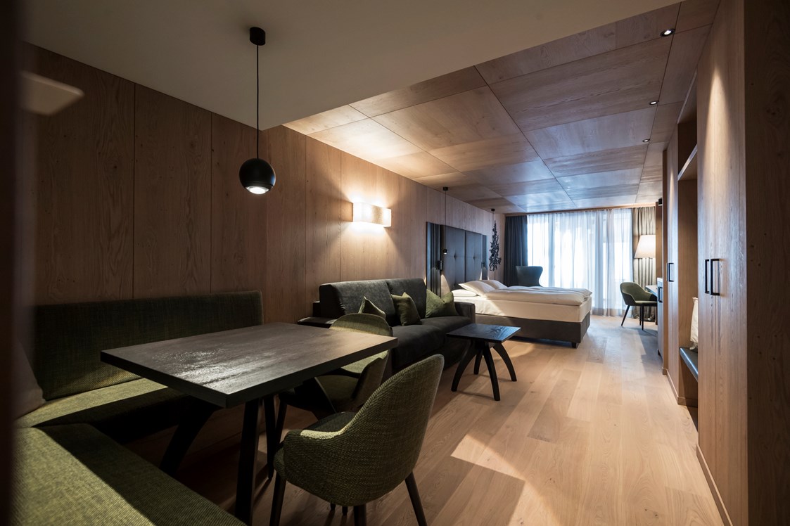 Skihotel: Neue Zimmer, einige auch mit Tischecke - Hotel Cappella