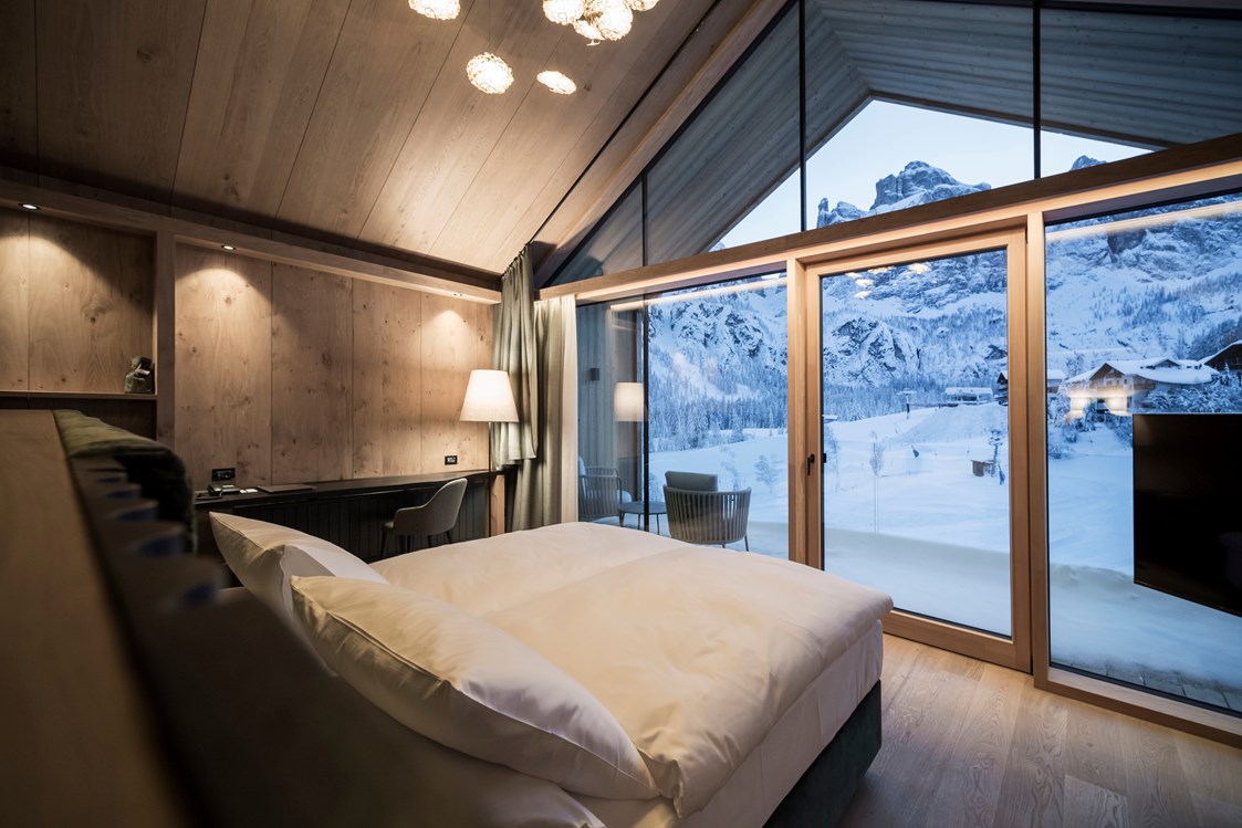 Skihotel: Neue Zimmer mit einzigartiger Fensterfront - Romantik Hotel Cappella