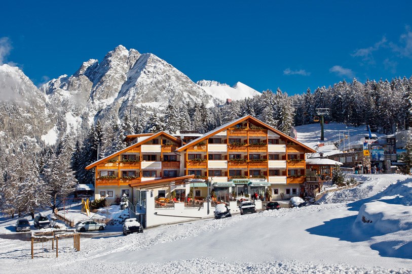Skihotel: Hotel direkt an der Piste - Wohlfühlhotel Falzeben