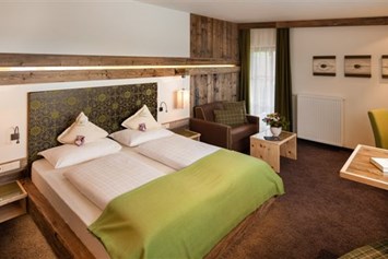Skihotel: Hotelzimmer mit Doppelbett - Wohlfühlhotel Falzeben