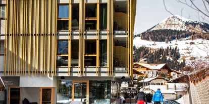 Hotels an der Piste - Skikurs direkt beim Hotel: eigene Skischule - Ski in-Ski out  - Mountain Design Hotel EdenSelva