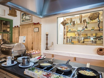 Hotels an der Piste - Ladestation Elektroauto - San Candido - Frühstücksbuffet - Berghotel Sexten