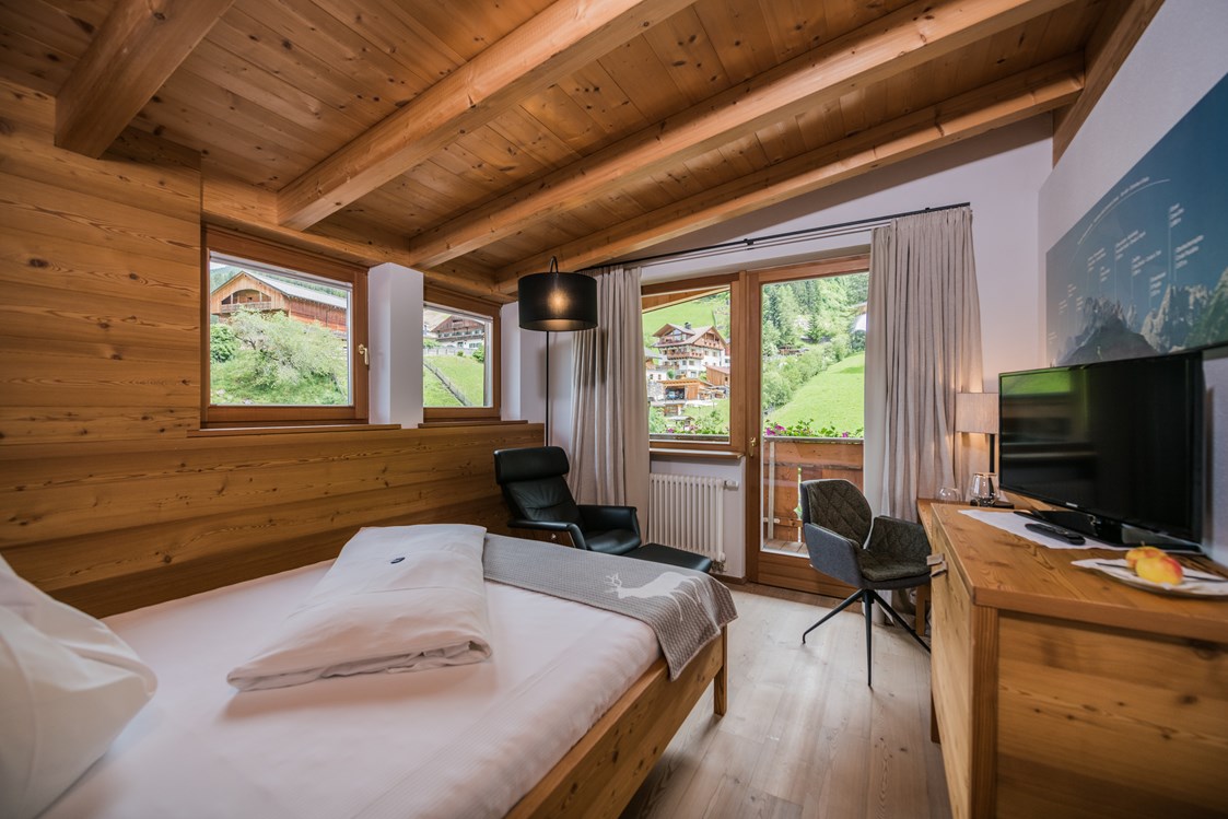 Skihotel: Einzelzimmer Helm - Berghotel Sexten Dolomiten