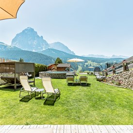 Skihotel: Schöne Gartenanlage beim Hotel - Hotel Jägerheim