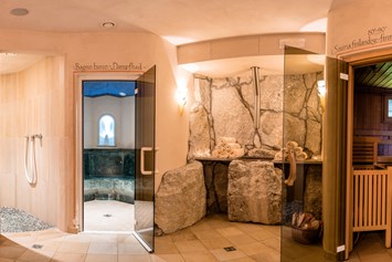 Skihotel: Saunalandschaft mit finnischer Sauna und Dampfbad - Villa David